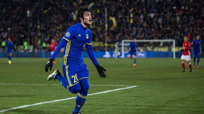 «Лион» увеличил предложение по переходу Азмуна из «Зенита»