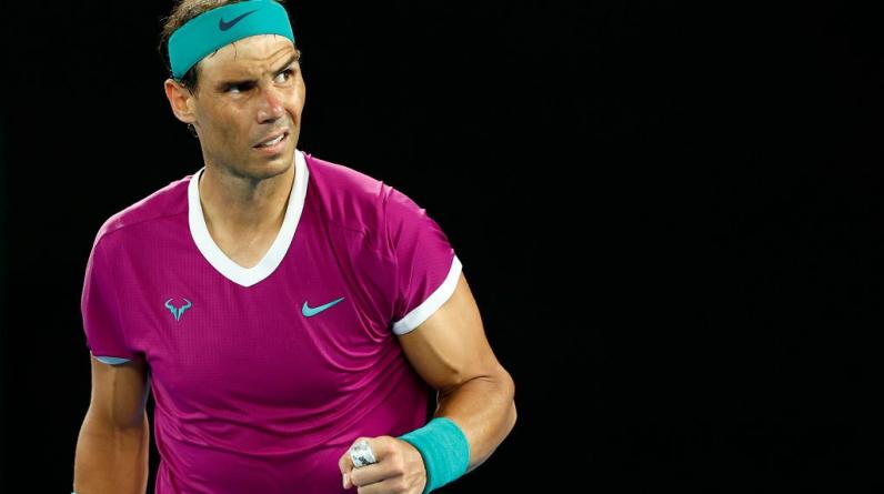 Надаль обыграл Медведева и спустя 13 лет вновь выиграл Australian Open