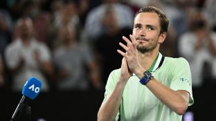 «Ты — топище»: Дзюба обратился к Медведеву после его выхода в финал Australian Open