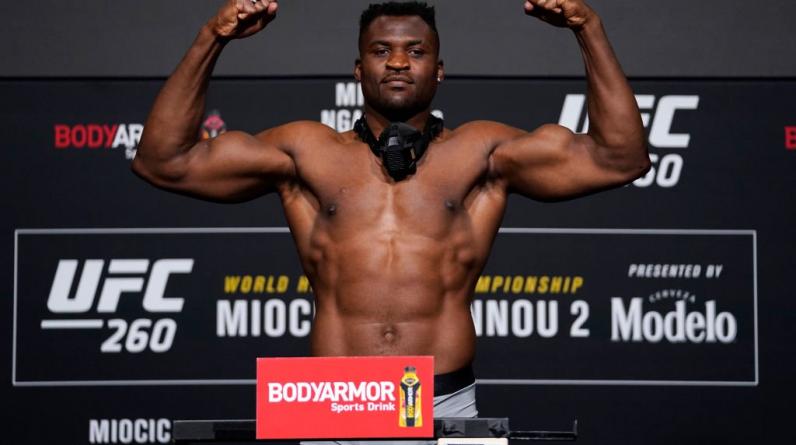 UFC 270: Нганну отправит Гана спать и отомстит Лопесу