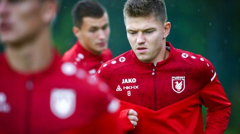 «Урал» пригласил полузащитника Шатова на сборы