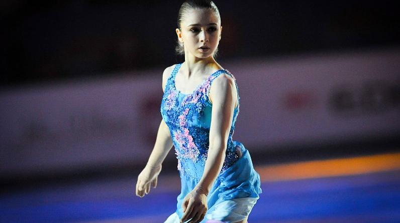 Валиева и Трусова упали с тройного акселя на тренировке перед короткой программой на ЧЕ
