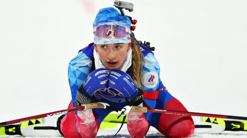 Биатлонистка Миронова зашла на штрафной круг в эстафете на ОИ-2022 в Пекине