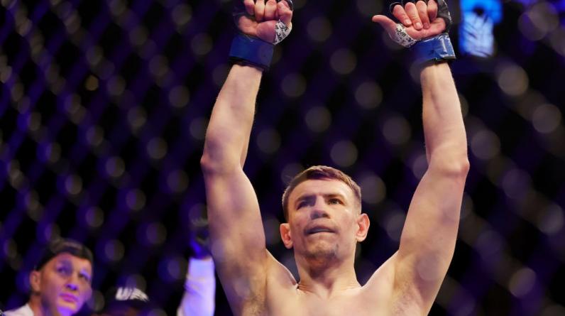 Россиянин Гришин решением судей победил американца Найта на турнире UFC 271