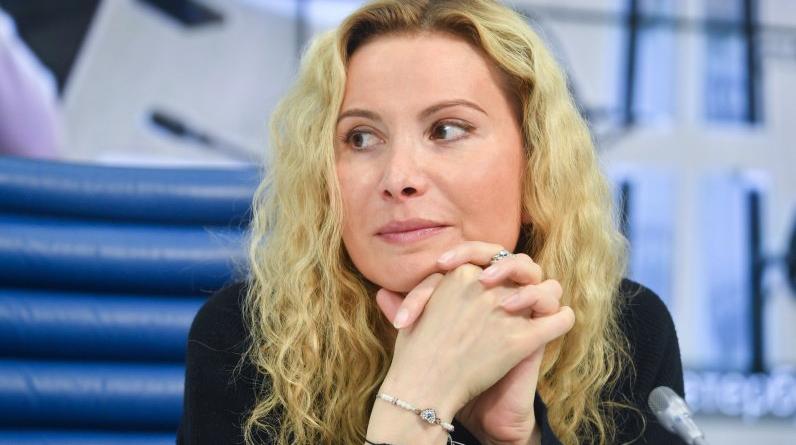 Тутберидзе поблагодарила Алека Болдуина за похвалу Валиевой на ОИ-2022