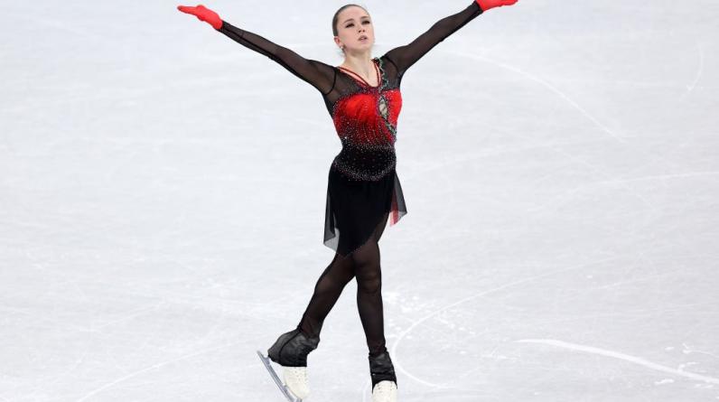 Валиева с падением выиграла произвольную программу командного турнира на Олимпиаде в Пекине