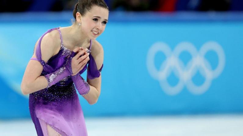 Валиева выиграла короткую программу в командном турнире на Олимпиаде в Пекине