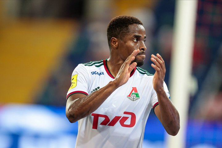 Агент форварда «Локомотива» Франсуа Камано: «К нему есть интерес нескольких европейских клубов» Агент форварда «Локомотива» Франсуа Камано: «К нему есть интерес нескольких европейских клубов»