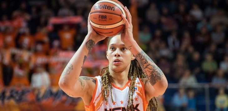 Грайнер сыграла в женской НБА впервые за 579 дней Грайнер сыграла в женской НБА впервые за 579 дней