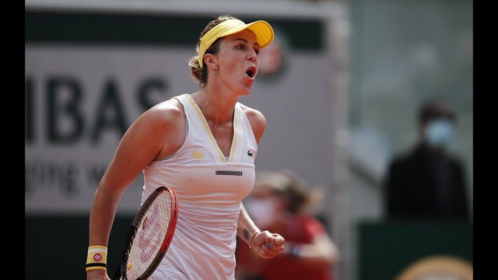 Ига Швентек разгромила россиянку Анастасию Павлюченкову