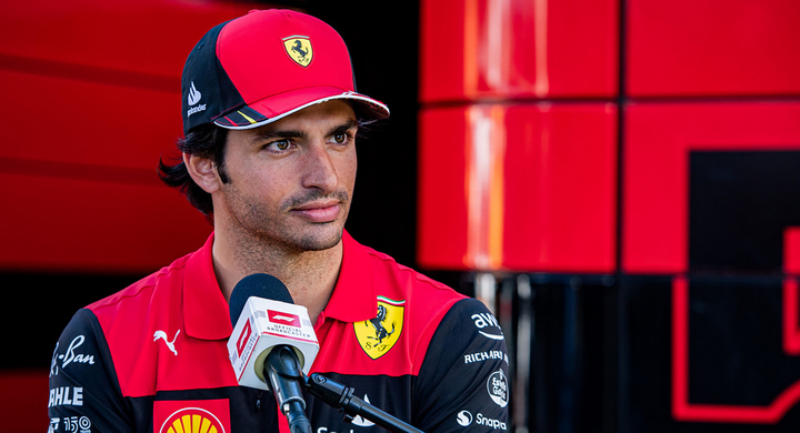 Карлос Сайнс: «Свое ближайшее будущее я вижу исключительно в «Феррари» Карлос Сайнс: «Свое ближайшее будущее я вижу исключительно в «Феррари»