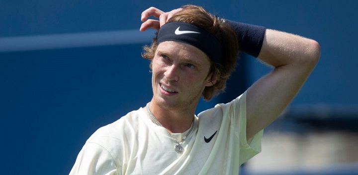 Рублев о том, зачем обнял болельщицу в Риме: «Когда девушки плачут, им нужна любовь»