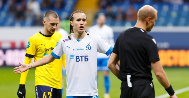 «Динамо» показало, как надо провалить 100-летие. Завершают сезон без тренера и внятных перспектив «Динамо» показало, как надо провалить 100-летие. Завершают сезон без тренера и внятных перспектив