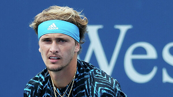 Зверев снялся с турнира в Штутгарте