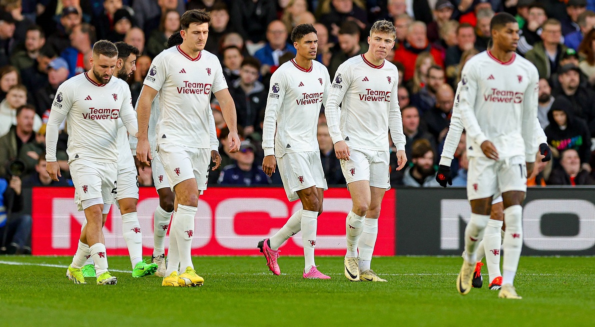 Новые боссы МЮ отменили проживание и бесплатный проезд для сотрудников клуба на финал Кубка Англии Новые боссы МЮ отменили проживание и бесплатный проезд для сотрудников клуба на финал Кубка Англии