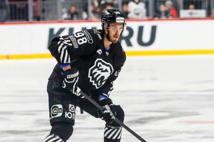 Григорий Дронов подписал новый контракт с «Трактором» на два года