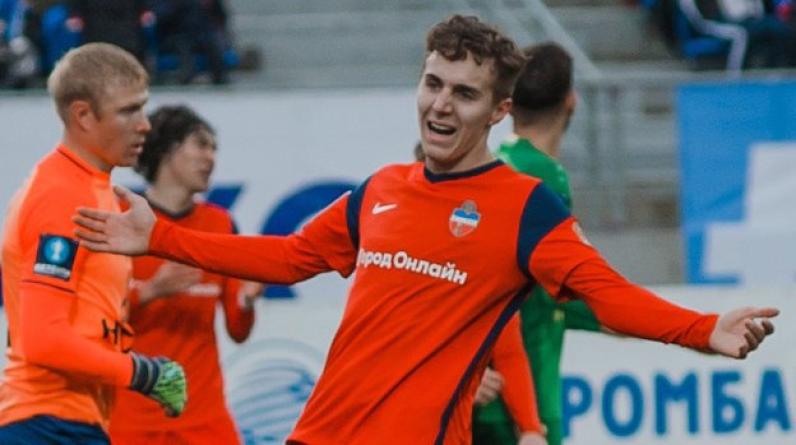 Агент Окладникова из «Енисея» – о будущем игрока: «Клуб запугивает, грозит сгноить парня на лавке»