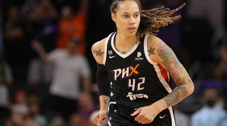 Американская баскетболистка Грайнер, осужденная за контрабанду, этапирована в колонию