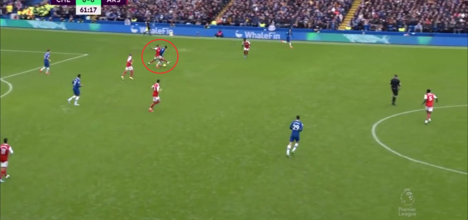 Силва потерял мяч под давлением Жезуса перед голом «Арсенала»