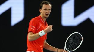 Медведев и Хачанов вышли в третий раунд Australian Open, Грачева разгромила Касаткину