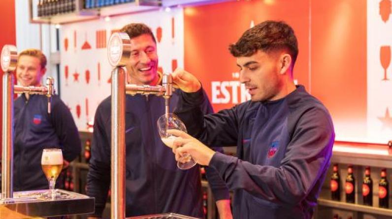 «Барселона» сгоняла на пивной завод. Выяснили, кто лучше всех наливает пиво