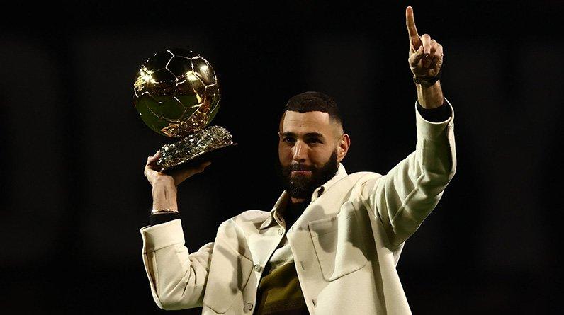 Бензема представил «Золотой мяч» болельщикам «Лиона». Карим – воспитанник «Олимпика»