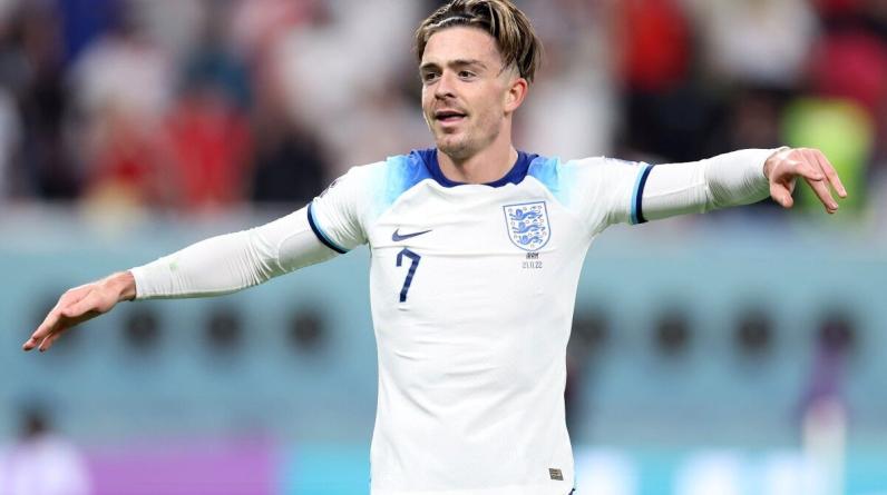 Грилиш зажег с фанатами после победы в 1/8 финала. Как сборную Англии встречали в отеле (ВИДЕО)