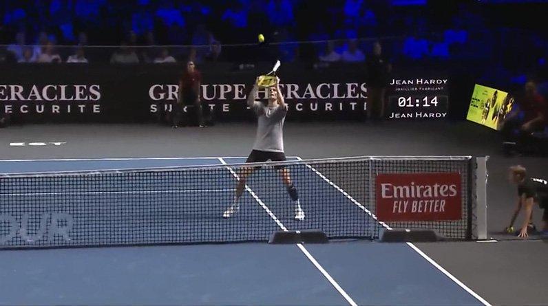 Бублик снова устроил шоу: в финале Moselle Open на брейк-пойнте соперника отбил мяч ручкой ракетки