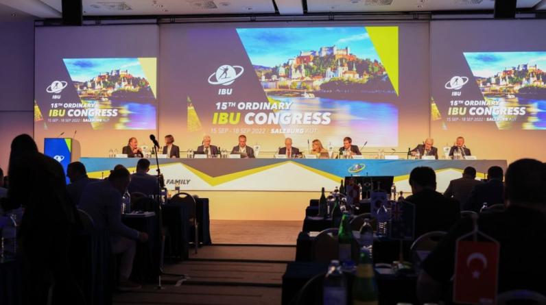 «Быть оптимистом – рубрика для идиотов». Конгресс IBU продлил отстранение российских биатлонистов