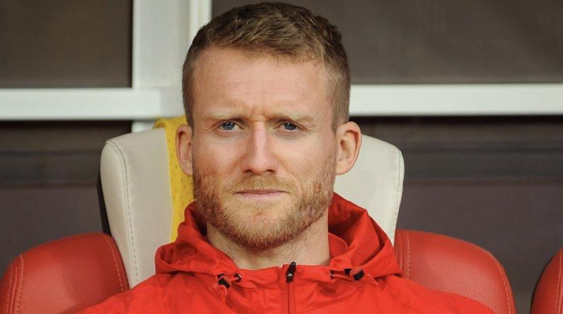 Шюррле поднялся на гору высотой 1,6 км при минусовой температуре в одних шортах