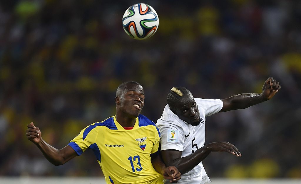 Эннер Валенсия в матче за сборную Эквадора