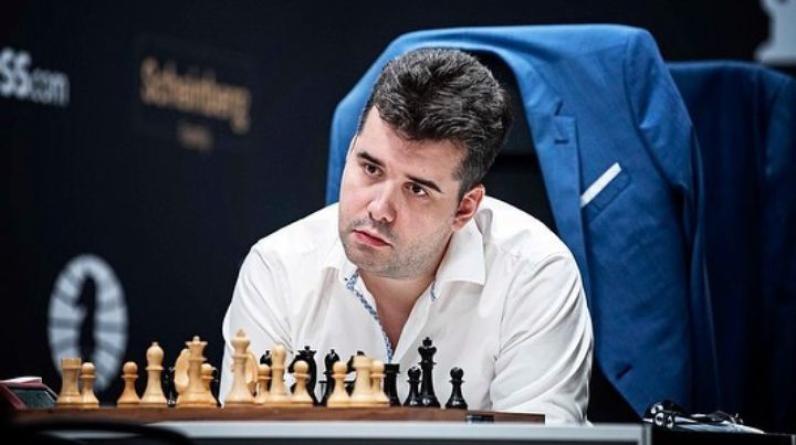 «Что ты смотришь, придурок? Иди отсюда». Непомнящего заставили переодеть футболку с цитатой Месси