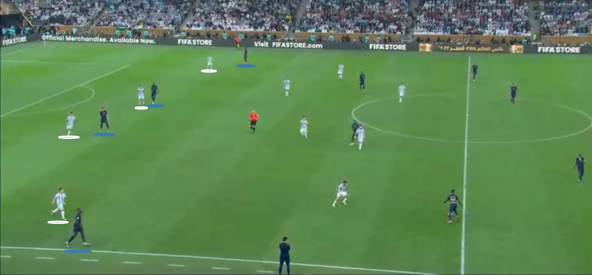 Широкая группа атаки французов соответствует первой линии Аргентины. Отсюда – множество ситуаций один-в-один