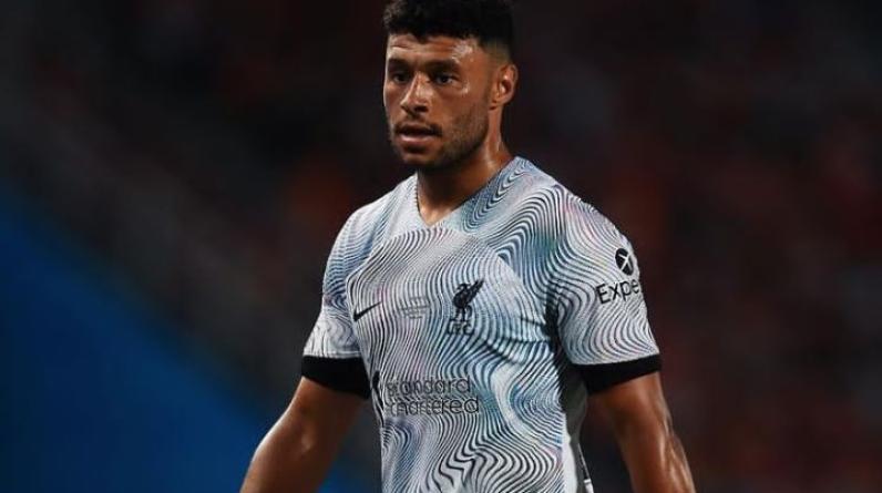 Дом Окслейд-Чемберлена ограбили, когда футболист с женой находились внутри