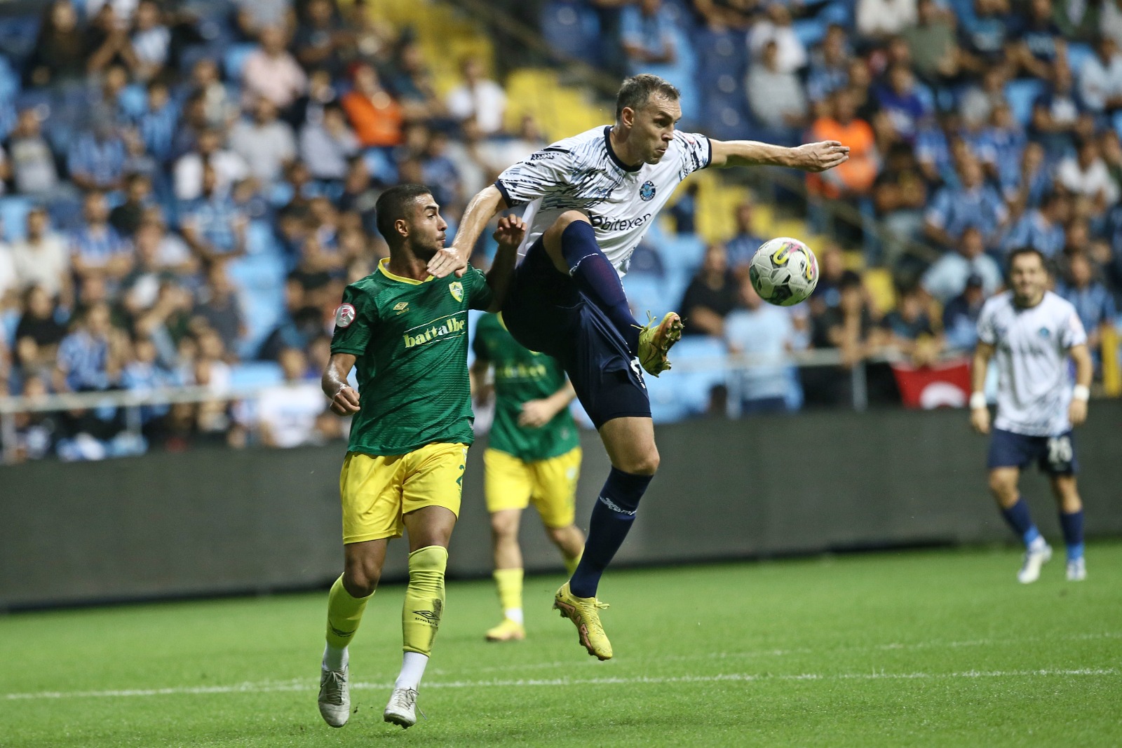 Артем Дзюба