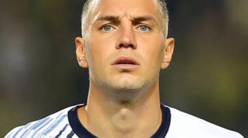 Дзюбу предлагали 8-й команде РПЛ. В клубе отказались от Артема