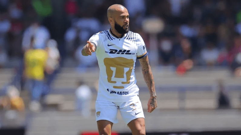 Экс-игрока «Барселоны» Алвеса заключили под стражу после обвинений в сексуальных домогательствах