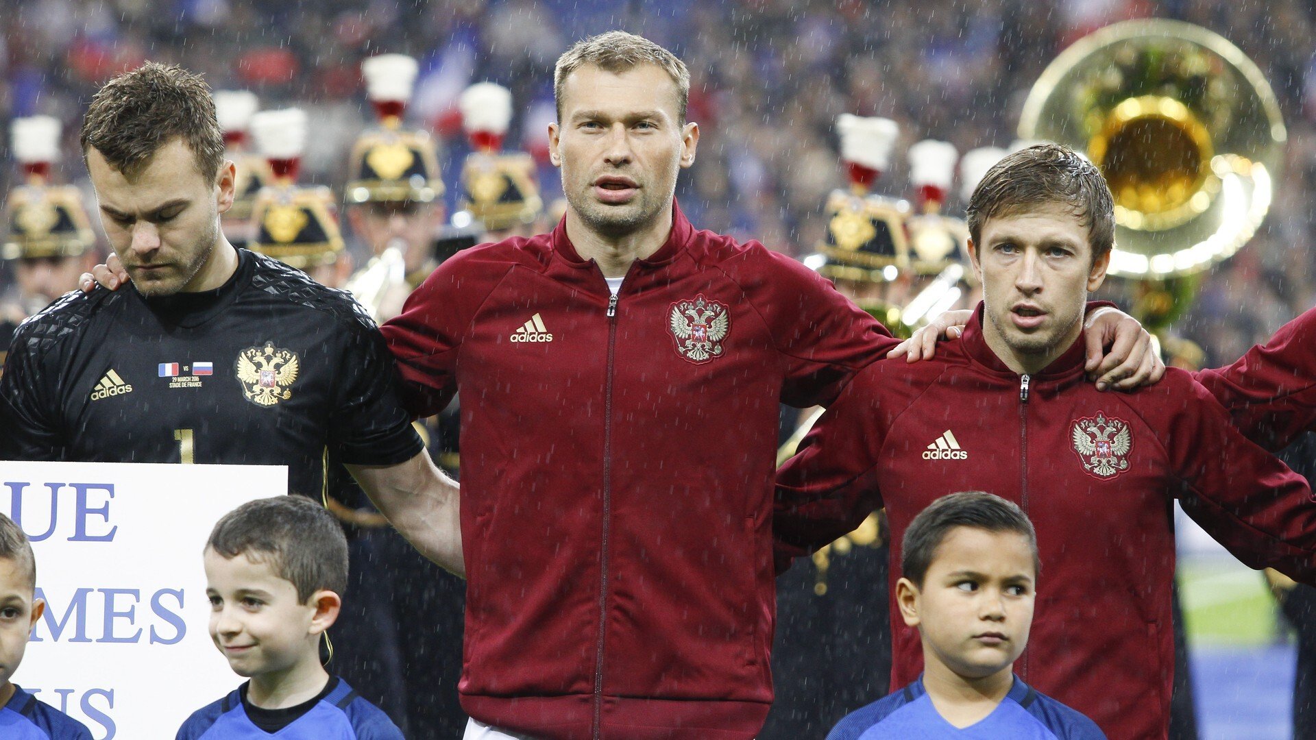 Экс-тренера сборной Украины Реброва заметили в Испании за игрой в падел с Березуцким: видео
