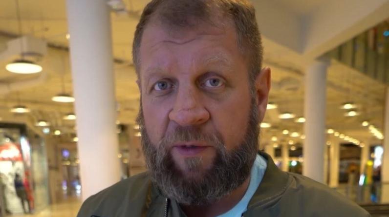 Емельяненко пообещал скинуть 500 рублей тому, кто заметит его пьяным в ближайший год