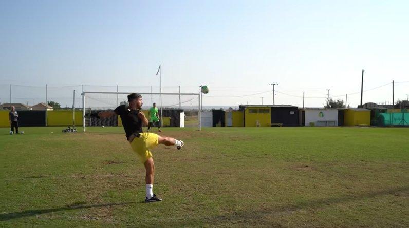 Красава завалил сумасшедший гол в стиле Форлана и возобновит карьеру на Кипре