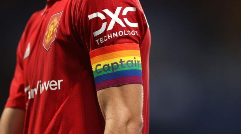 Фанаты «МЮ» орали гомофобные кричалки на матче с «Челси». Тен Хаг, Поттер и FA осудили их поведение