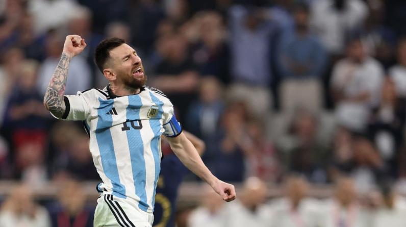 Долгожданное чемпионство Месси в 10 фотографиях: так выглядит исполнение мечты