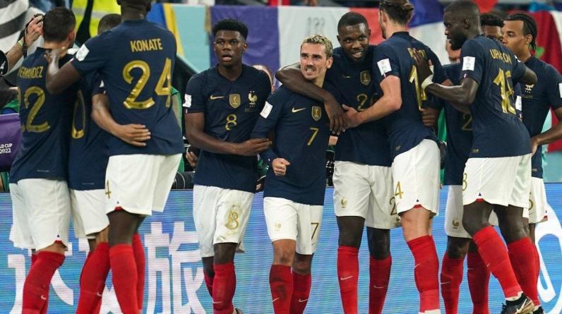 Французские телезрители не узнали, что Франция проиграла Тунису. Трансляцию вырубили после свистка