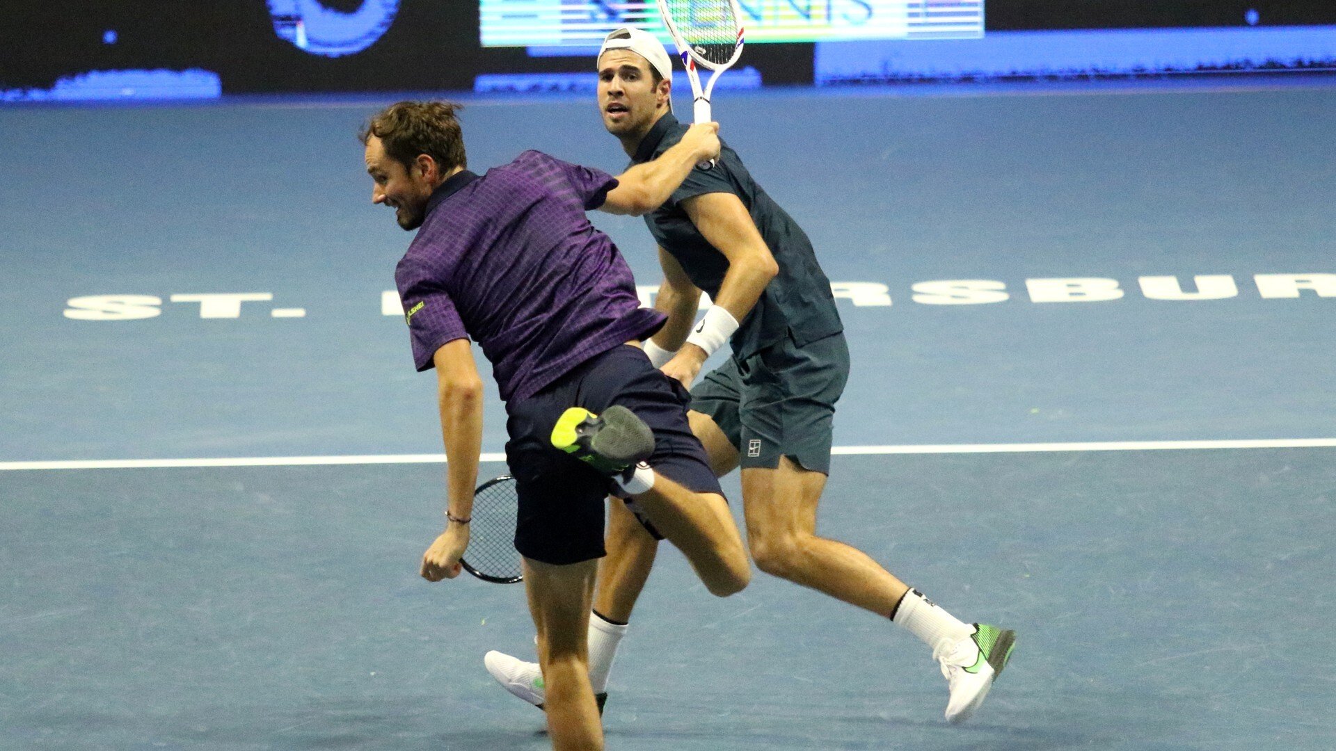 Хачанов разгромил Бонзи и вышел в 1/8 финала US Open
