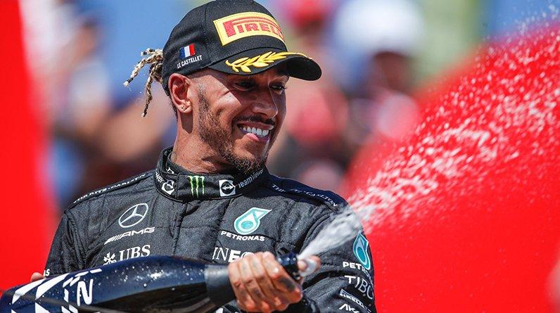 Хэмилтон может стать совладельцем «МЮ». Он войдет в долю с самым богатым человеком Великобритании