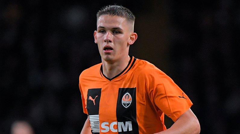 «Худший промах в истории ЛЧ». Сикан не попал по пустым воротам в матче «Селтик» – «Шахтер»