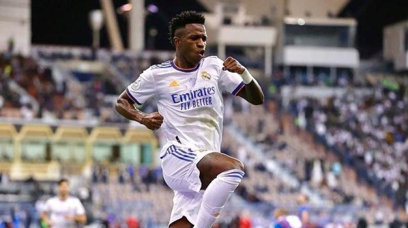 «Я не перестану танцевать!» Винисиус ответил на расистские оскорбления