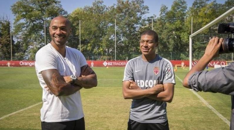 «Я ненавидел играть за «Барсу» на фланге! Но клуб важнее, чем игрок». Анри поставил Мбаппе на место