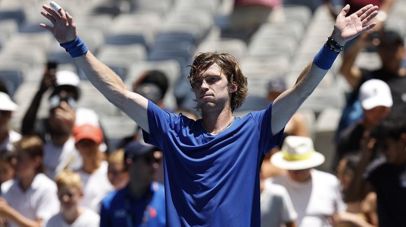 Кафельников высказался о запрете демонстрировать флаги России и Белоруссии на Australian Open