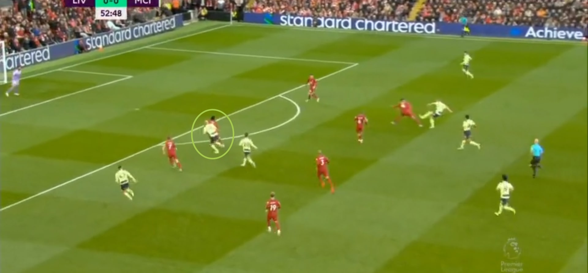 Холанн ворвался в штрафную перед отмененным голом «Сити» из слепой зоны Гомеса